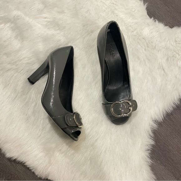 GUCCI Grey Patent GG Marmont Disco Dollar Peep Toe Heels sz. 37.5 - Picture 1 of 10